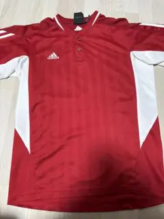 adidas 赤 ボタン付きポロシャツ