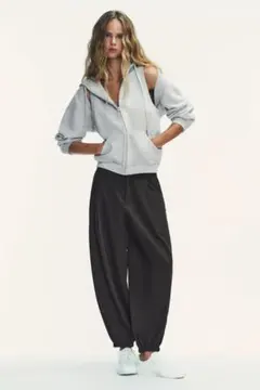 ZARA ピンストライプ柄プリーツ入りバルーンパンツ