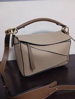 本革 デザイン ショルダーバッグ