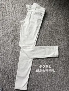新品　UNIQLO ホワイト スキニーストレートジーンズ　25inch