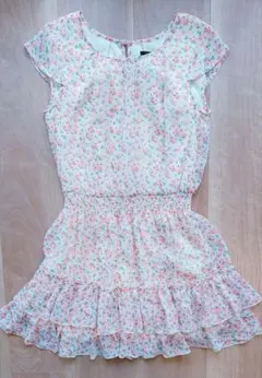 Forever 21 小花柄ティアードワンピース 120センチのサムネイル