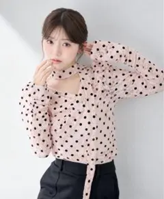 【SALON by Chico】フロッキードットレーストップス ライトベージュ SALON by Chico】フロッキードットレーストップス ライトベージュ
