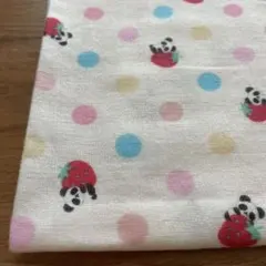 ダブルガーゼ　生地　いちごぱんだちゃん カラフルドット