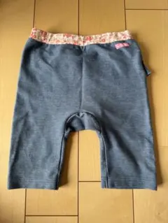 ミキハウス　フリル付きグレーショートパンツ