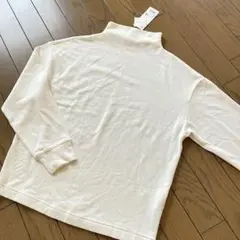 【未使用】ユニクロ　ソフトニットフリースモックニットT