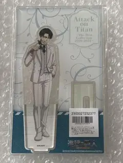 進撃の巨人　カラオケの鉄人　白スーツ　アクリルスタンド　リヴァイ②