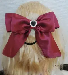 大きなリボンヘアゴム 2個セット 赤と黒。手作りリボン サテン生地