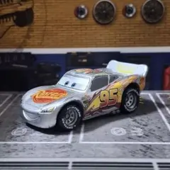 カーズトミカ C-31 ライトニングマックィーン(シルバーレーサータイプ)