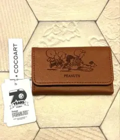 【新品タグ付き】スヌーピー peanuts キーケース　エンボス 70周年
