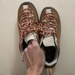KEEN スエードブラウンローカットスニーカー
