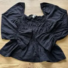 【新品】【エイチアンドエム】【H&M】黒 シャーリングブラウス　レディース