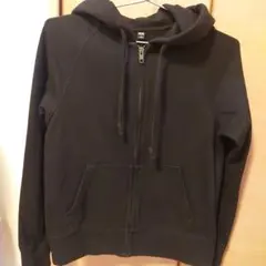 UNIQLO　レディースS　ジップアップパーカー　ブラック