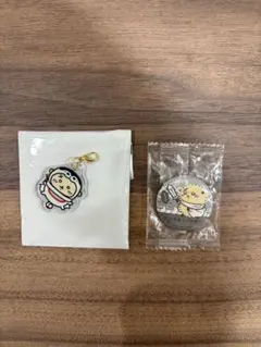 ちいかわ もぐもぐ本舗 川越 アクリルチャーム ラッコ くら寿司 缶バッジ