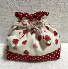 お弁当袋　巾着袋　いちご柄 　　　　　　　　　　NO250