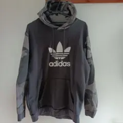 adidas フード付きパーカー カモフラージュ