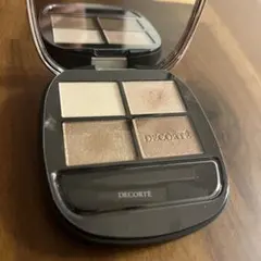 コスメデコルテ　スキンシャドウデザイニングパレット　01ロージーブラウン