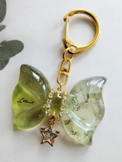 ♡ぷっくりリボン♡　レジンキーホルダー　うぐいす