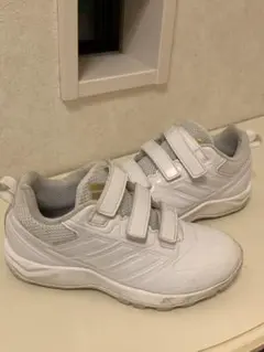 野球　トレーニングシューズ