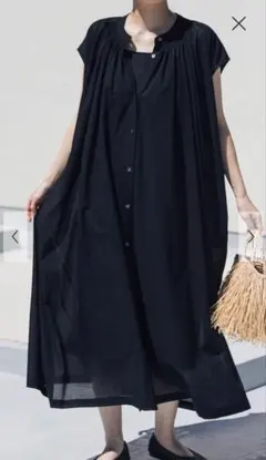 M新品タグ付き 2サイズ展開フロント刺繍ノースリーブワンピース