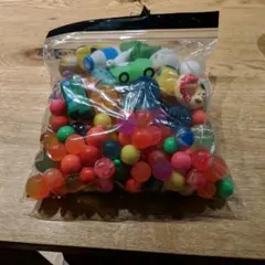 スーパーボールとおもちゃのセット