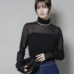 ナノ・ユニバース　ハイネック 黒 トップス　梨地シアータートルカットトップス