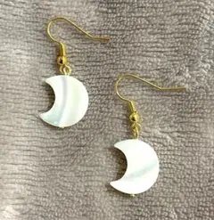 h*3様 マザーオブパールピアス　ホワイト