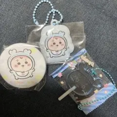く*き様 [新品未開封】ちいかわ カニ 古本屋 ベビー 缶バッジ ぷっくりキーホ