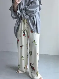 フルーツ柄 イージーパンツ ホワイトのサムネイル