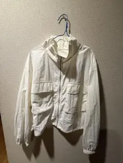 ホワイト ジップアップ ブルゾン
