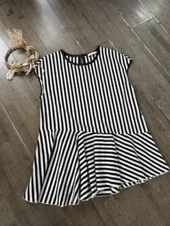【美品♪】DES PRES フレンチスリーブ　ぺプラム　プルオーバー　ボーダーのサムネイル