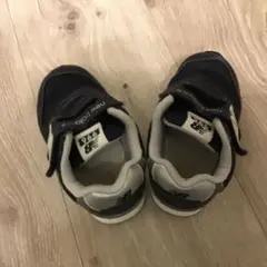 New Balance ベビースニーカーネイビー