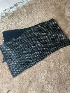 【値下げしました】ルイヴィトンの大きめストール【シルク100%】