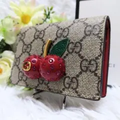 美品✨グッチ♡チェリー二つ折り財布　スプリーム　インターロッキングラインストーン