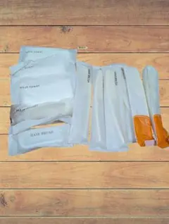 ホテル　アメニティ　ヘアブラシ　等