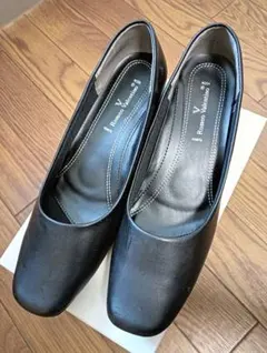 送料込み　パンプス　25.5センチ　ブラック
