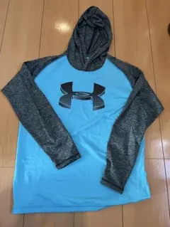 フード付きロングTシャツ