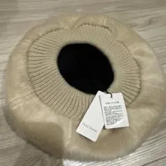 ファーとニットのクリーム色ベレー帽