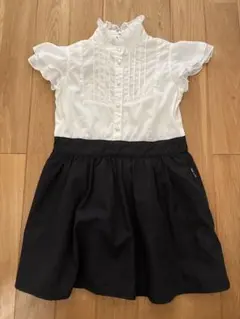 フリル付きホワイト・ブラックワンピース