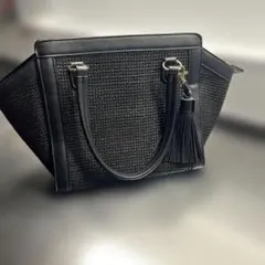 Opaque.clıp 黒のトートバッグ タッセル付き