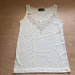 CECIL McBEE タンクトップ ホワイト ストーン装飾のサムネイル
