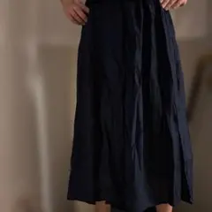 未使用品ウエスト総ゴム　フレアースカート　ネイビー　リボンベルト付き　Ｍ