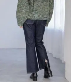 【月末処分予定】フレアデニム スリット入り ダークデニムのサムネイル