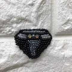 ハンドメイド　刺繍　ビーズ刺繍　ブローチ　ブラックダイヤ