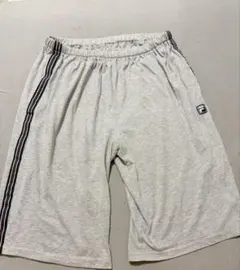 FILA グレー ショートパンツ
