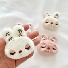 【4個セット】うさちゃん　うさぎ　モチーフ　パーツ　マスコット　クッションパーツ