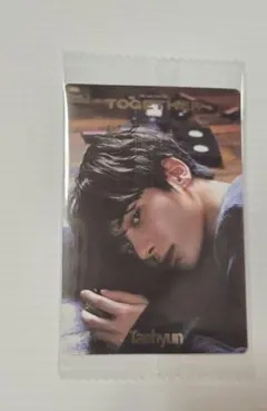 TXT ツイン ウエハース テヒョン ソロ レア シール ステッカー ②