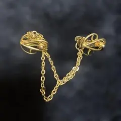 アンティーク〜ヴィンテージのゴールドトーン チェーン付きスカーフ留め