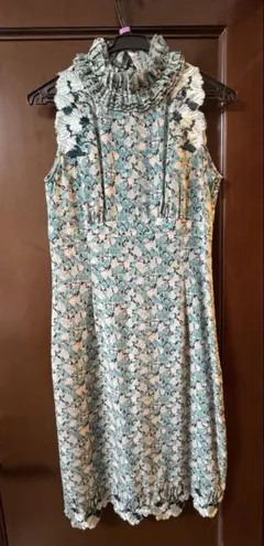 美品　SunaUna (スーナウーナ)　綺麗色フラワーワンピース