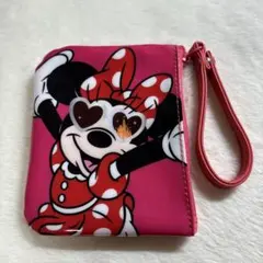 ディズニーリゾート　シークレットポーチ　ミニーマウス