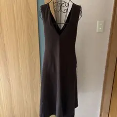 ユニクロブラウン Vネック ひざ丈ジャンバースカート